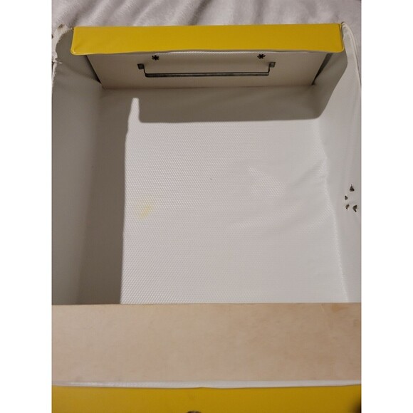 1980s Tara Toy Corp Fashion Doll Trunk Yellow Barbie Jem Sindy Holds 3 Dolls - Picture 11 of 11